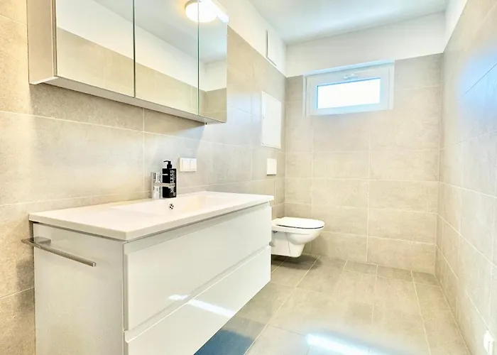 Stylische Mit Balkon Vienna